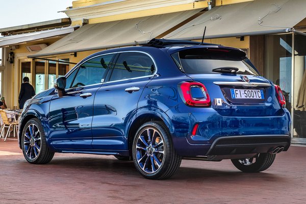 2022 Fiat 500X Yacht Club Capri special edition