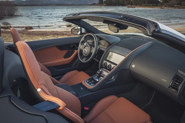 2022 Jaguar F-Type P450 Convertible Interior