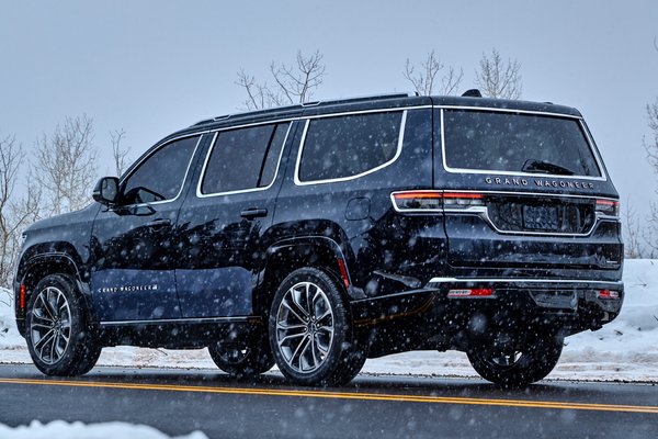 2022 Jeep Grand Wagoneer Series III