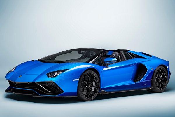 2022 Lamborghini Aventador  LP 780-4 Ultimae Roadster