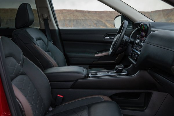 2022 Nissan Pathfinder Interior