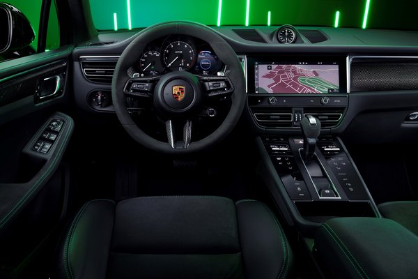 2022 Porsche Macan GTS Instrumentation