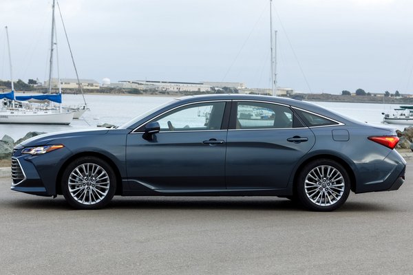 2022 Toyota Avalon Hybrid Limited