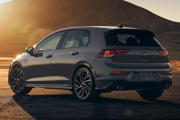 2022 Volkswagen Golf GTI 5d