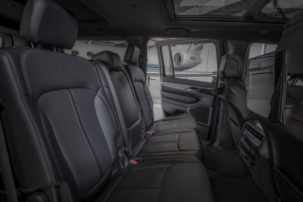 2023 Jeep Wagoneer L Carbide Interior