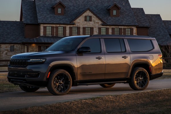 2023 Jeep Wagoneer L Carbide