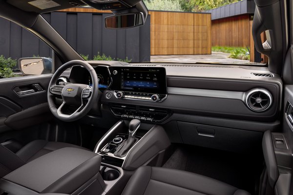 2023 Chevrolet Colorado LT Interior