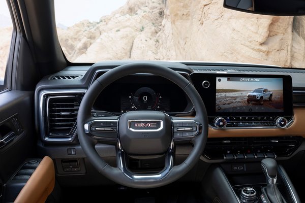 2023 GMC Canyon AT4 Instrumentation