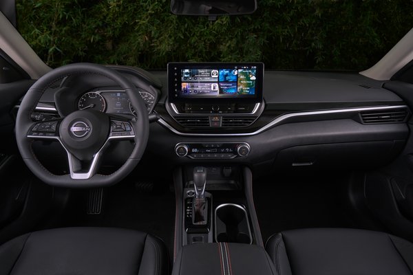 2023 Nissan Altima Interior