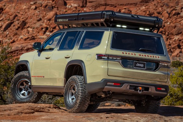 2023 Jeep Grand Wagoneer Overland