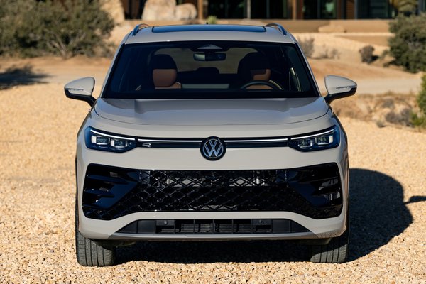 2025 Volkswagen Tiguan R-Line