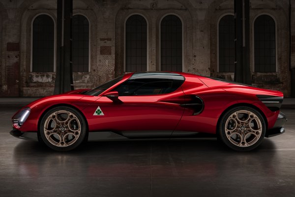 2025 Alfa Romeo 33 Stradale