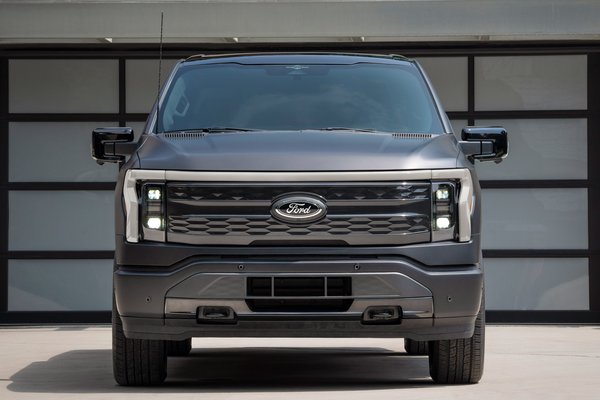 2024 Ford F-150 Lightning Platinum Black Edition