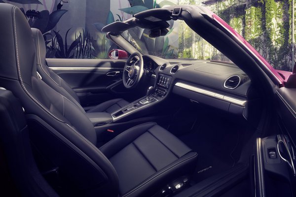 2024 Porsche 718 Boxster Style Edition Interior