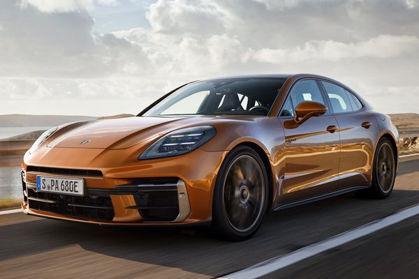 2024 Porsche Panamera Turbo E-Hybrid