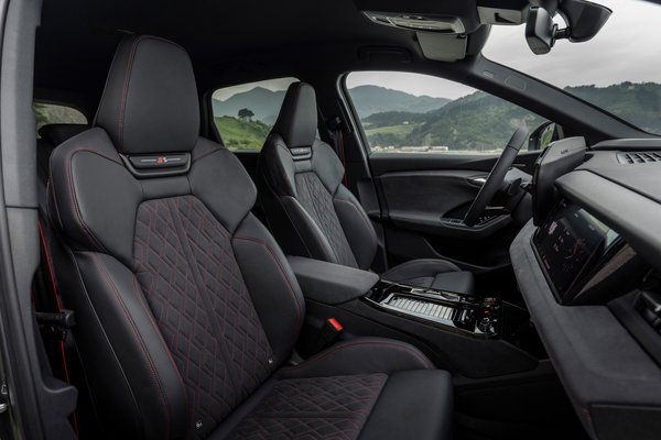 2025 Audi SQ6 e-tron Interior