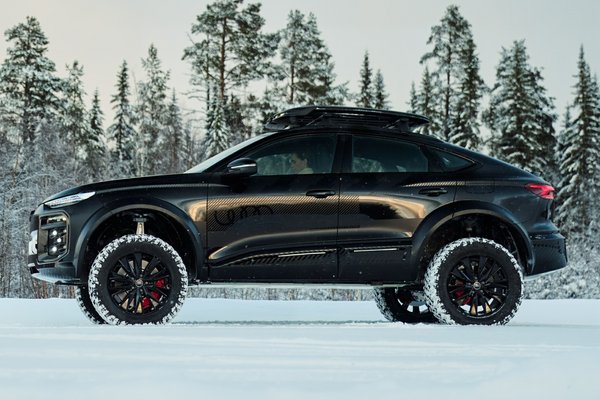 2025 Audi Q6 e-tron offroad