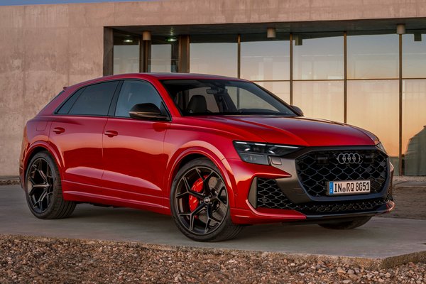 2025 Audi Q8 RS Q8 performance