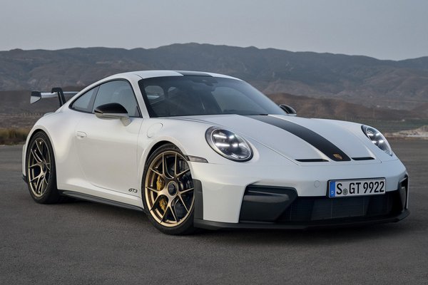 2025 Porsche 911 GT3 with Weissach Package