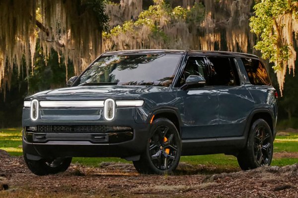 2025 Rivian R1S